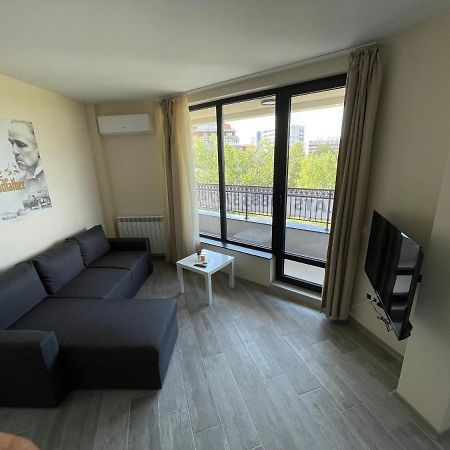 Movie Flats Apartment Sofia Bagian luar foto