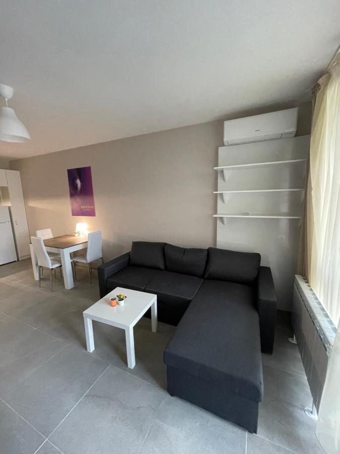 Movie Flats Apartment Sofia Bagian luar foto