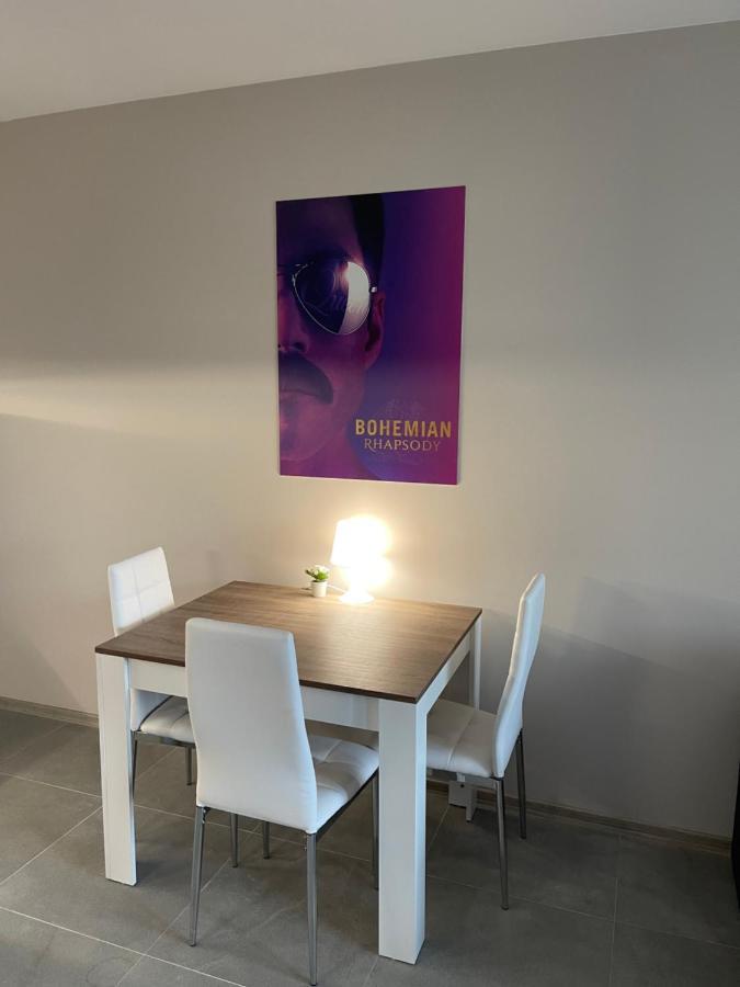 Movie Flats Apartment Sofia Bagian luar foto